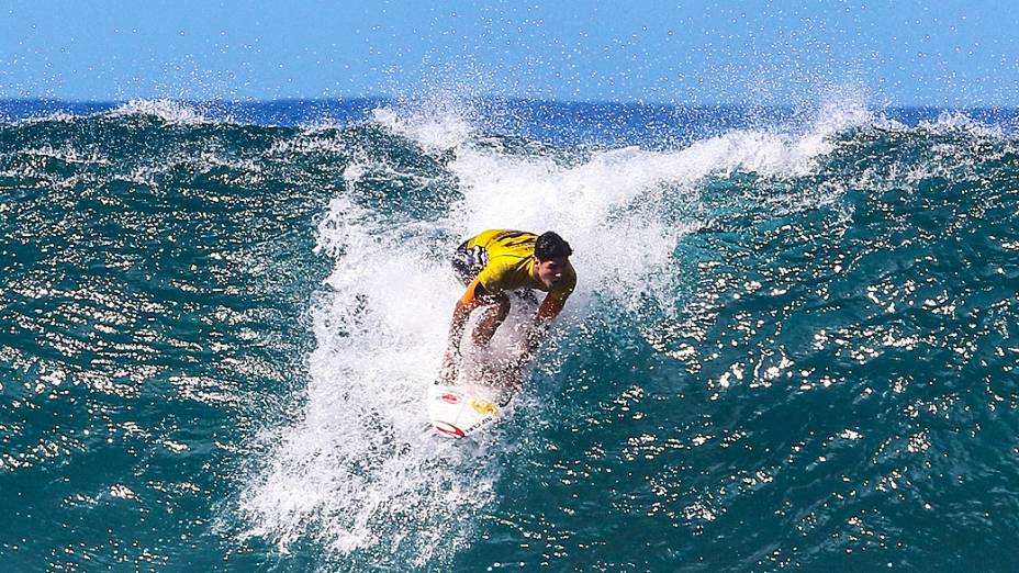 Gabriel Medina, na primeira bateria em Pipeline, no Havaí