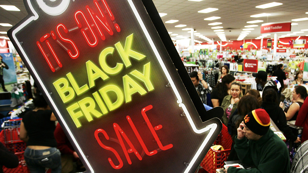 Loja da Target em Burbank, Califórnia em dia de Black Friday