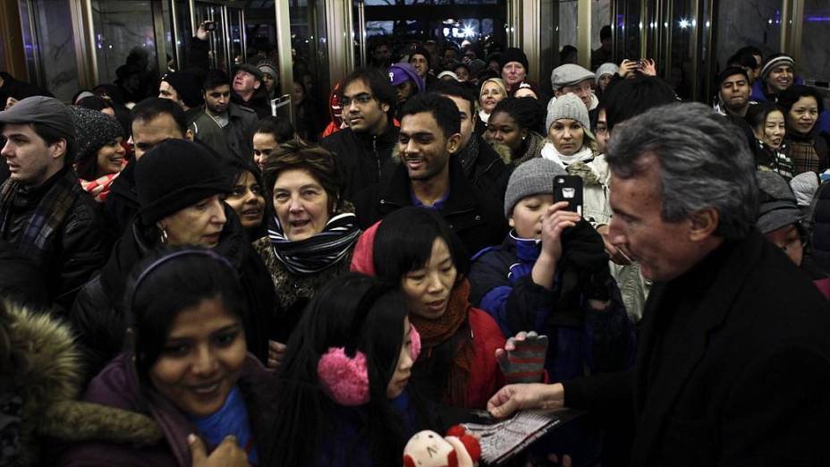 Consumidores aproveitam ofertas na Macys, em Nova York