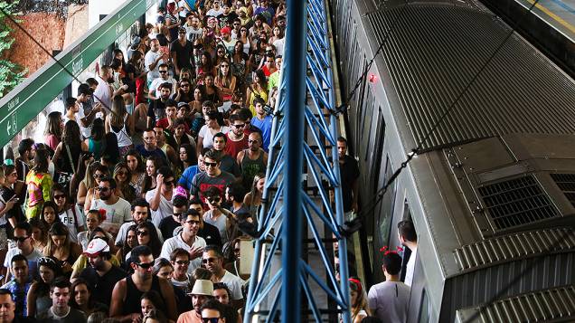 Multidão no metrô Sumaré