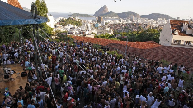 Ensaio do Bloco das Carmelitas, em Santa Teresa: samba, cerveja e vista do Rio de Janeiro