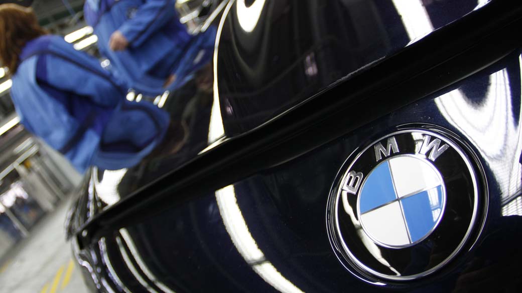 Empregados na fábrica da BMW, na Alemanha. Indústria responde por 25% da economia privada da zona do euro