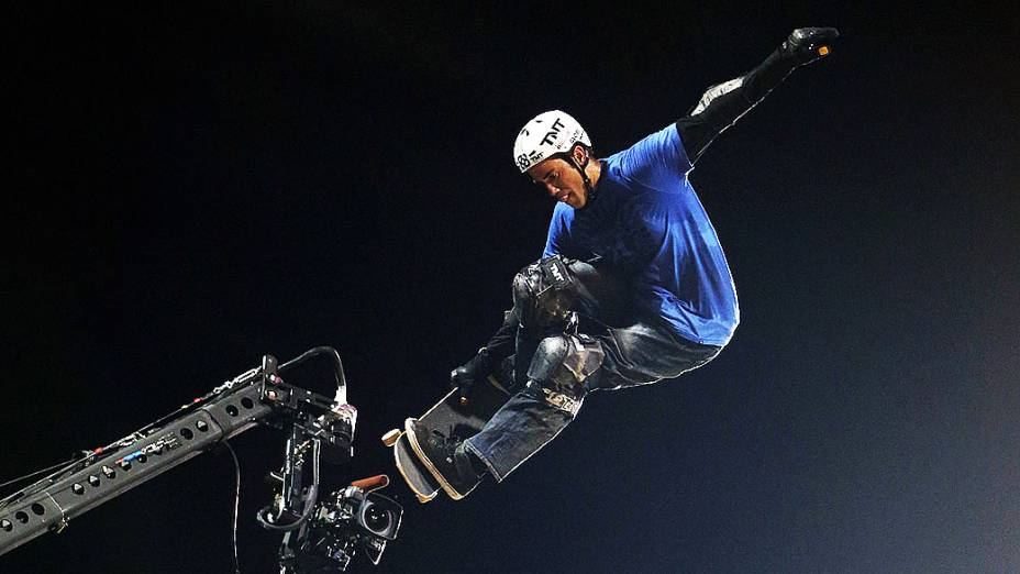 O brasileiro Bob Burnquist conquistou a primeira medalha de ouro para o Brasil na mega rampa dos X-Games Foz do Iguaçu, na noite desta quinta-feira (18)