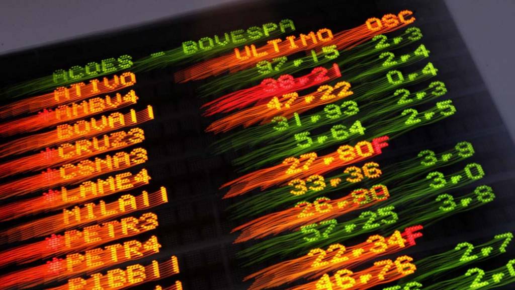 Bolsa sobe 0,4% com mudanças no FGTS e cenário externo