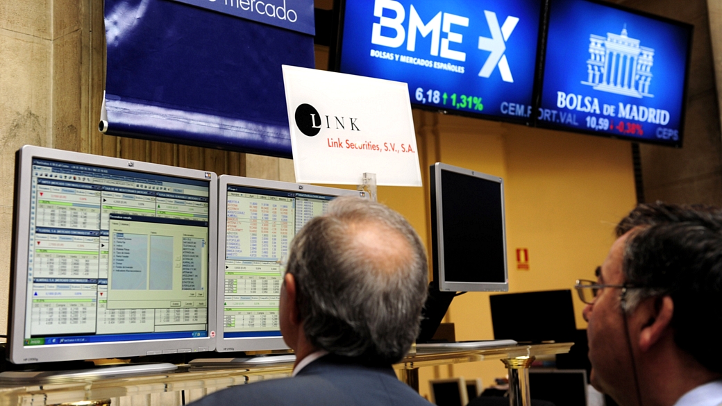 A Bolsa de Madri foi uma das poucas da Europa a operar no terreno negativo