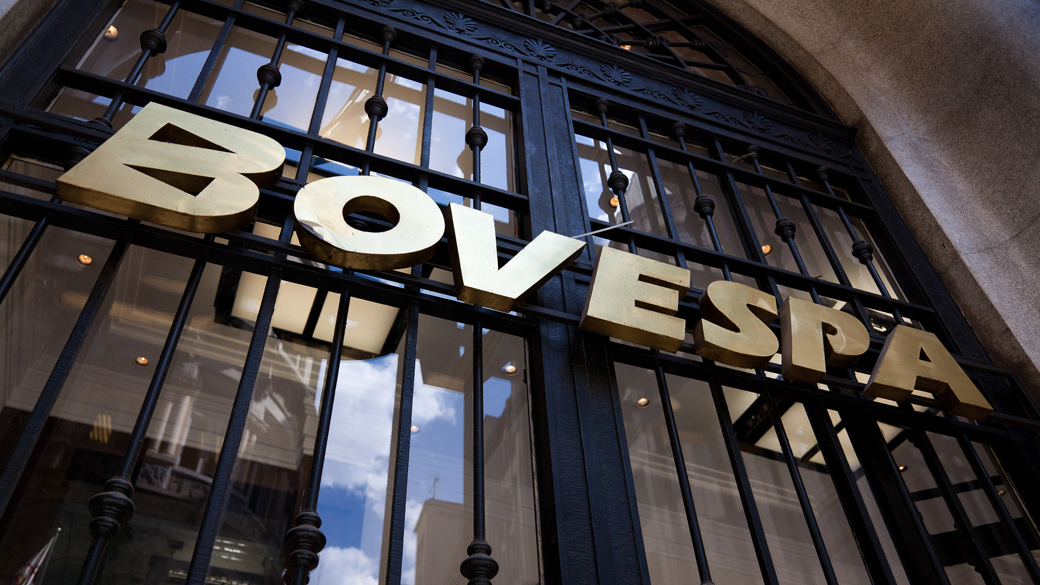 Bovespa (Bolsa de Valores de São Paulo) cai mais de 6% na tarde desta segunda-feira