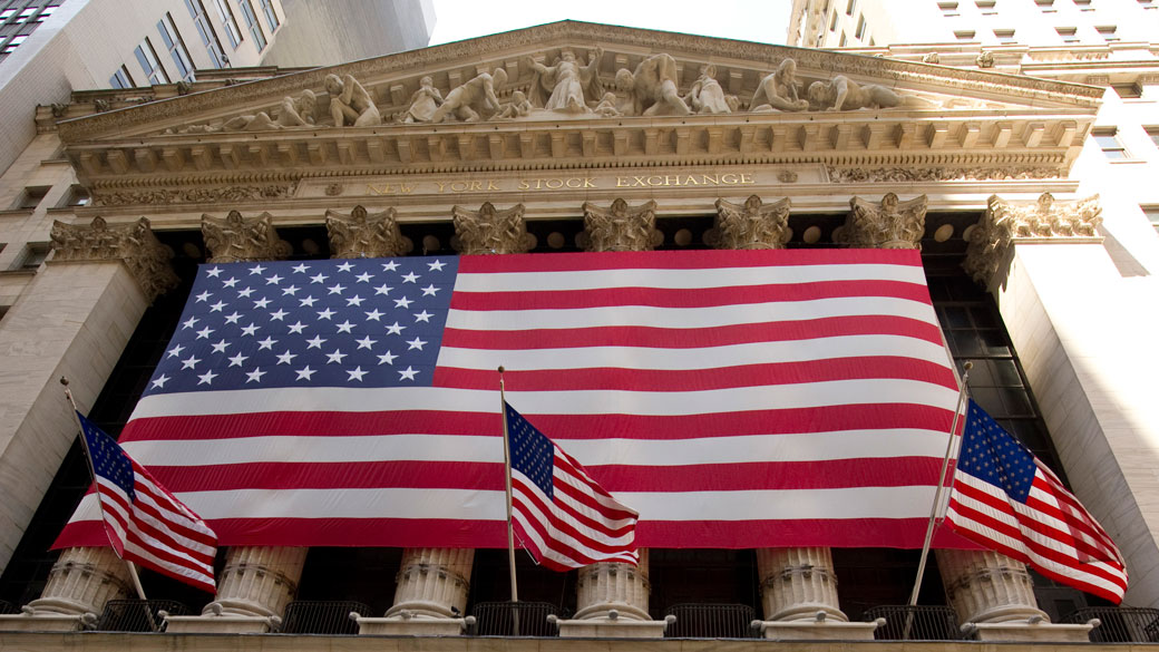 Bolsas em Nova York oscilam com expectativas para a ata do Fed
