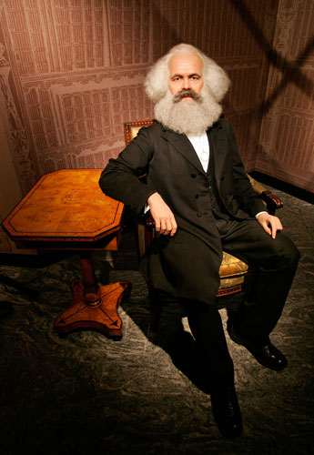 No museu de Berlim é possível encontrar um boneco do filósofo alemão Karl Marx.