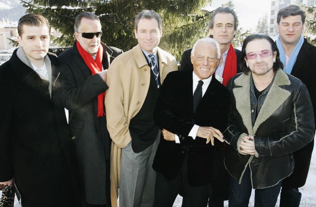 Em 2006, no Fórum Econômico Mundial em Davos, na Suíça, Bono se reuniu com executivos e líderes para discutir questões da globalização.