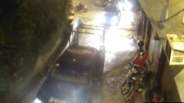 Uma viatura do Bope sobre a favela da Rocinha na noite do desapareciemnto do pedreiro Amarildo: presença da tropa foi omitida nos depoimentos de acusados