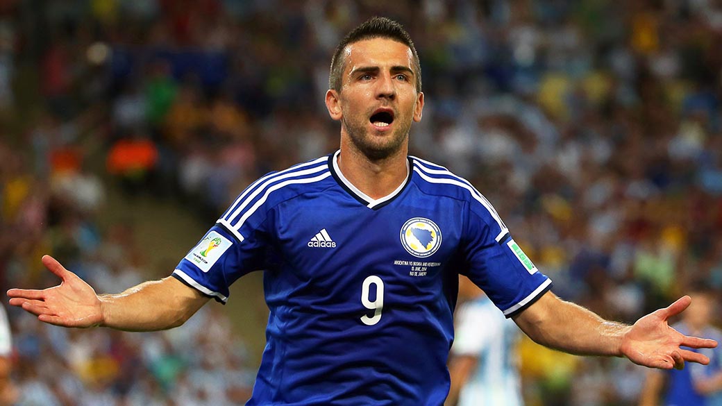 Ibisevic, autor do gol contra a Argentina, deve ser titular após começar no banco na estreia