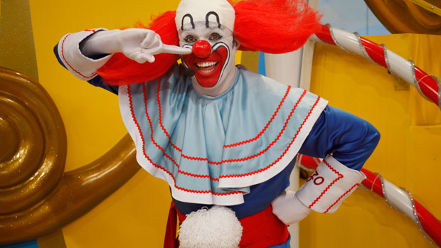 Bozo está de volta para apresentar programa semanal aos sábados na grade do SBT Bozo está de volta para apresentar programa semanal aos sábados na grade do SBT