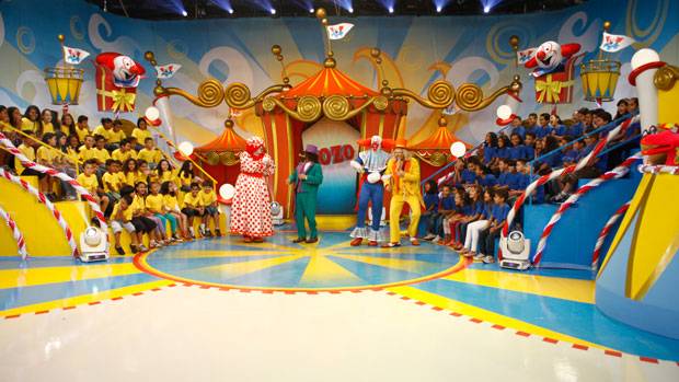 SBT aposta em cen&aacute;rio colorido para atualizar o programa <em>Bozo</em>, que fez sucesso nos anos 80