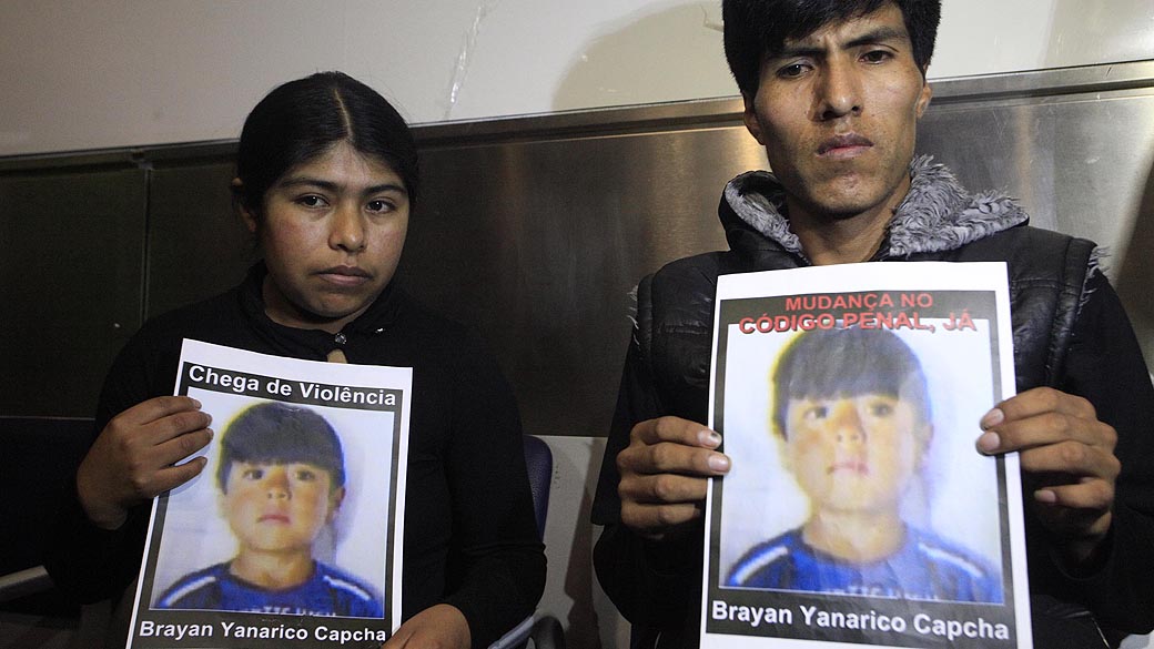 Os pais do garoto boliviano Brayan Yanarico Capcha, morto durante assalto na sexta-feira