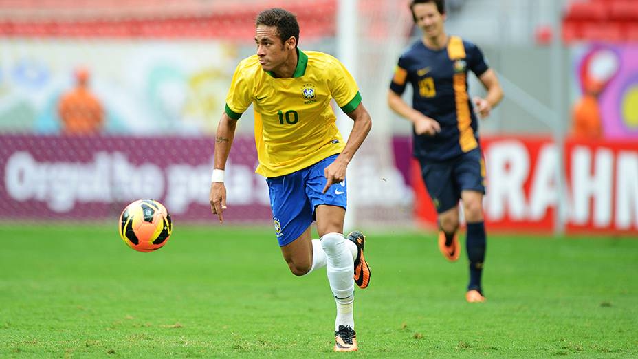 Neymar domina a bola durante amistoso entre Brasil e Austrália no estádio Mané Garrincha em Brasília