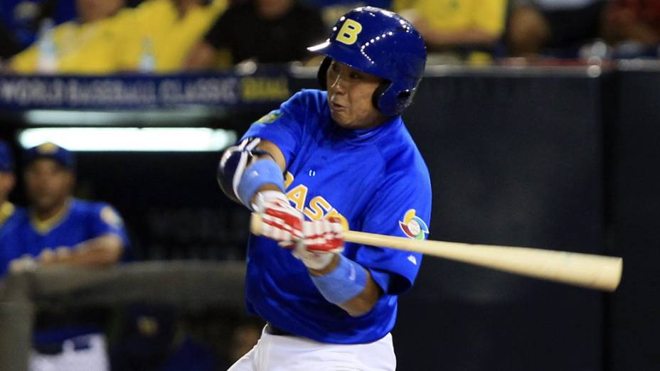 Daniel Matsumoto da seleção brasileira durante partida eliminatória contra o Panamá valendo vaga para o mundial de beisebol