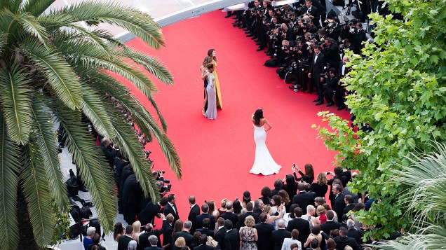 Isabelli Fontana, Grazi Massafera e Taís Araújo no tapete vermelho para a première do filme "Saint Laurent", neste sábado (17), no Festival de Cannes 2014