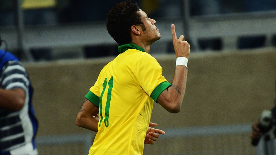 Neymar comemora gol no amistoso da seleção brasileira contra o Chile no Mineirão