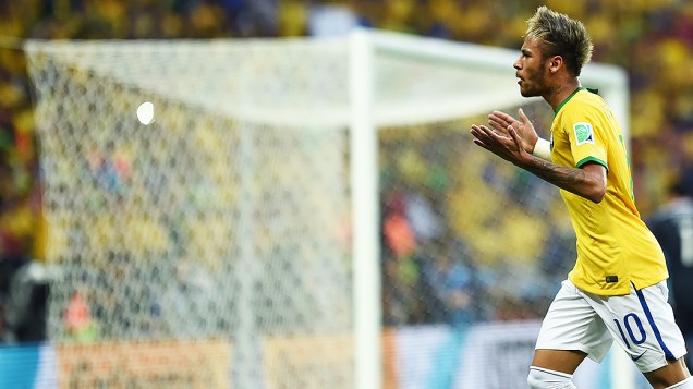 Neymar durante jogo contra a Colômbia no Castelão, em Fortaleza