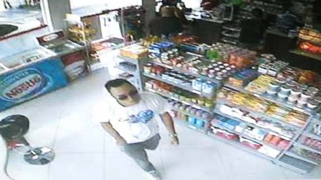 Reprodução de imagens divulgadas pela policia do acusado de assassinar e queimar a dentista Cinthya Magaly Moutinho de Souza, de 47 anos, em seu consultório em São Bernardo do Campo, SP