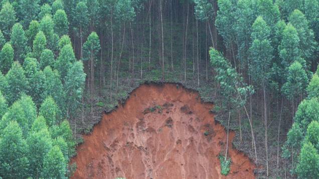 Deslizamento de terra devido as fortes chuvas em Sardoá, no Vale do Rio Doce, no leste de Minas Gerais