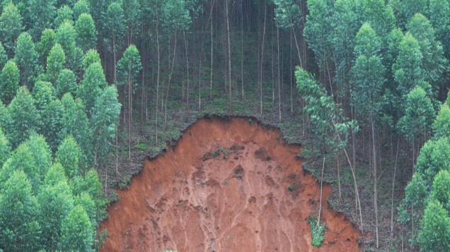 Deslizamento de terra devido as fortes chuvas em Sardoá, no Vale do Rio Doce, no leste de Minas Gerais
