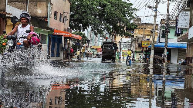 Chuva causa estragos e alagamentos Bairro Parque das Gaivotas na cidade de Vila Velha, Espírito Santo