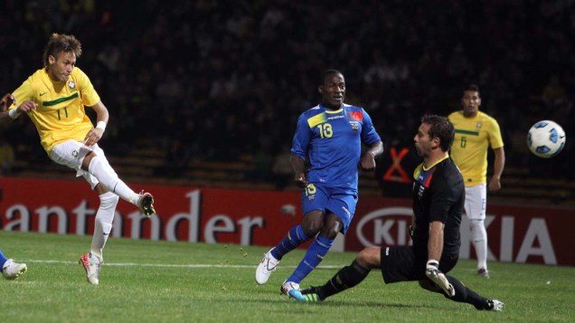 O gol de Neymar durante a partida entre Brasil e Equador, válida pela primeira fase da Copa América, disputada na Argentina