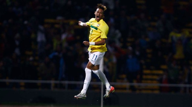 Neymar comemora seu gol durante a partida entre Brasil e Equador, válida pela primeira fase da Copa América, disputada na Argentina