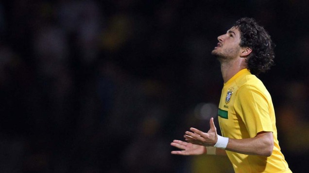 Pato comemora seu segundo gol durante a partida entre Brasil e Equador, válida pela primeira fase da Copa América, disputada na Argentina