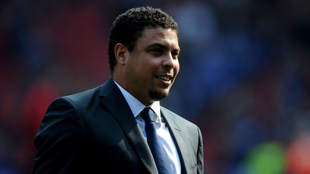 O ex-atacante Ronaldo acompanha o amistoso entre as seleções do Brasil e Escócia, em Londres - 27/03/2011