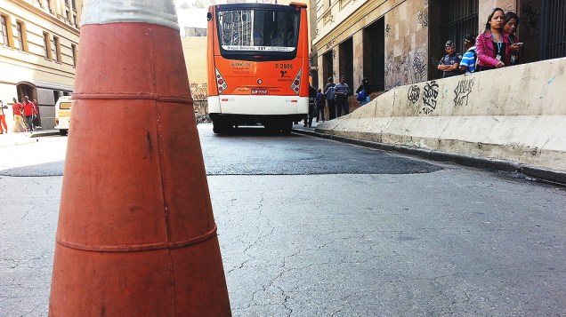Ônibus parados na região do Viaduto do Chá, centro da capital paulista