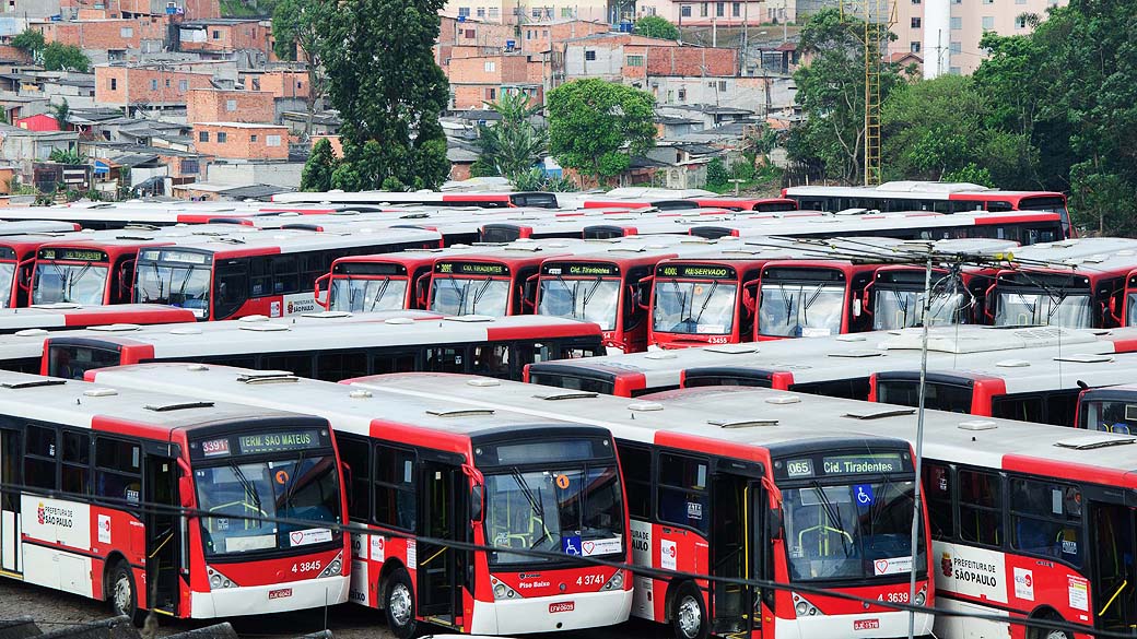 Paralisação de motoristas da empresa deixou 200 mil passageiros sem ônibus