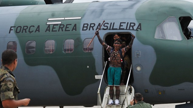 Índios da etnia Munduruku chegam à capital federal, para reunião com representantes do governo