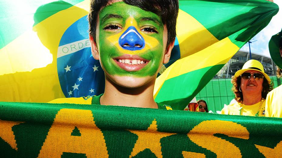 Torcida brasileira chega na Arena Fonte Nova em Salvador, para o jogo entre Brasil e Itália, pela Copa das Confederações