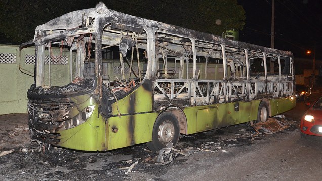 Ônibus foram incendiados em São Luís no Maranhão na sexta-feira (03), em retaliação à ocupação, do Complexo Penitenciário de Pedrinhas pela polícia militar