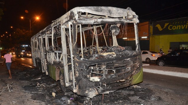 Ônibus foram incendiados em São Luís no Maranhão na sexta-feira (03), em retaliação à ocupação, do Complexo Penitenciário de Pedrinhas pela polícia militar