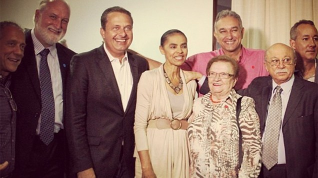 Cúpula do PSB confirma candidatura de Eduardo Campos e Marina Silva para disputa presidencial