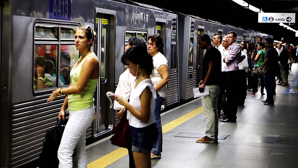 Movimentação de passageiros em uma estação do Metrô de São Paulo