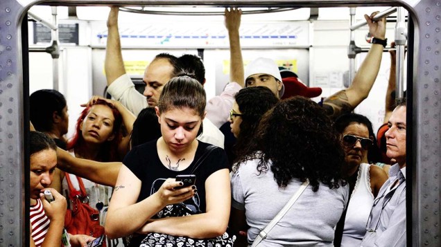 Além da superlotação, as mulheres têm que se preocupar com o ataque de depravados no metrô de São Paulo