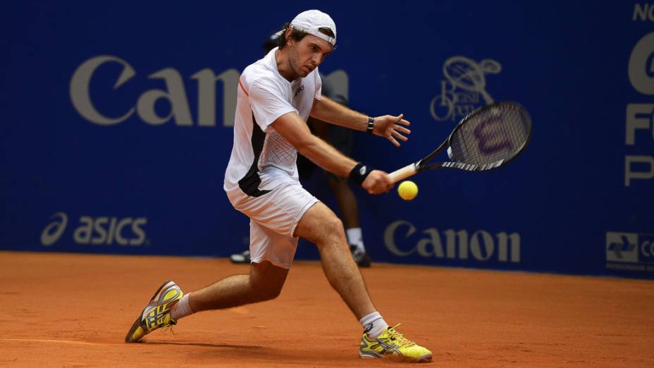 Guilherme Clezar derrotado por Thomaz Bellucci em sua estréia pelo Brasil Open