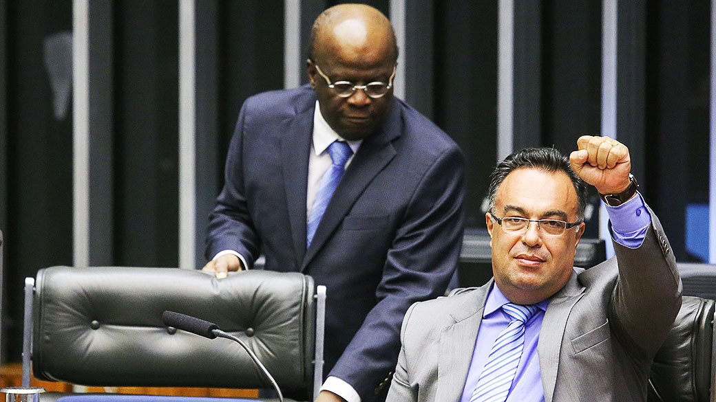 André Vargas (PT/PR), vice-presidente da Câmara dos Deputados, e Joaquim Barbosa. Durante cerimônia de abertura dos trabalhos legislativos de 2014 no Congresso Nacional