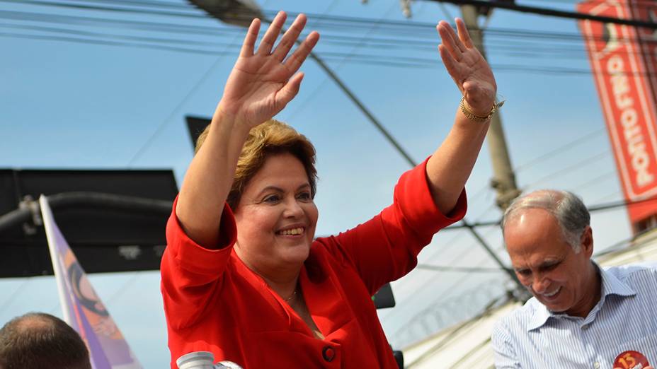A candidata do PT à Presidêcia da República, Dilma Rousseff, durante campanha em Belo Horizonte