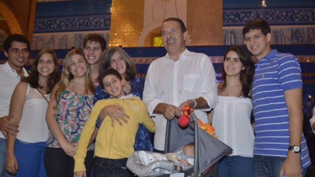 O ex-governador de Pernambuco, Eduardo Campos, em Aparecida com família