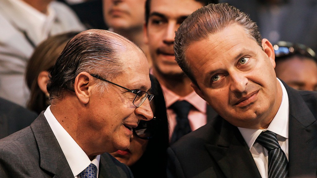 O governador de São Paulo, Geraldo Alckmin, e o ex-governador de Pernambuco Eduardo Campos, em Recife, em março deste ano