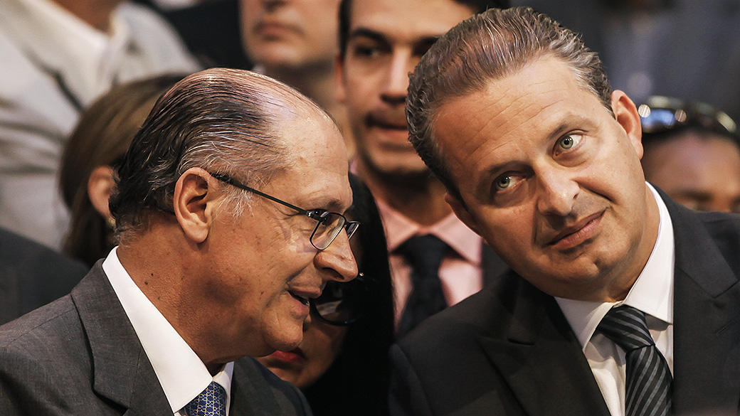 O governador de São Paulo, Geraldo Alckmin, e o ex-governador de Pernambuco Eduardo Campos, em Recife, em março deste ano