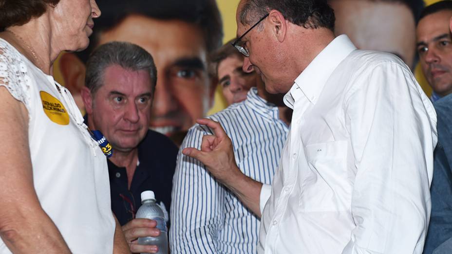 O candidato a reeleição ao governo do Estado de São Paulo, Geraldo Alckmin, durante campanha em Ribeirão Preto, no interior paulista