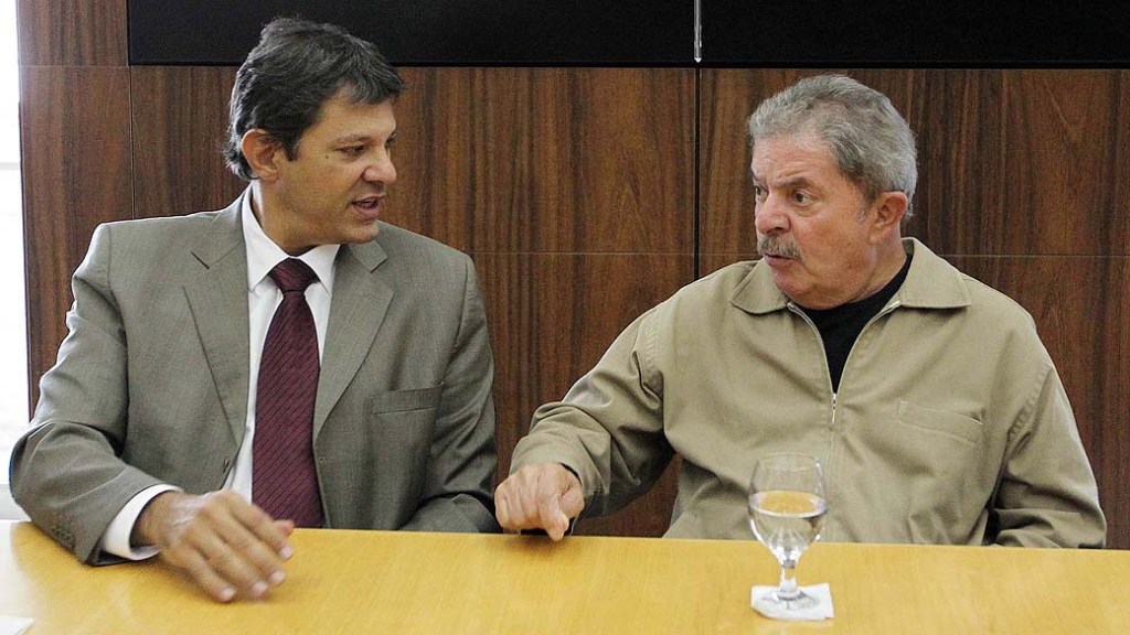 Haddad e Lula em reunião na prefeitura de São Paulo, em 2013
