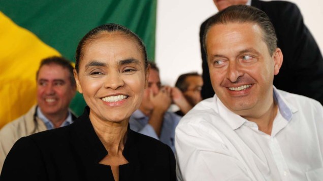 A ex-senadora Marina Silva no anúncio de sua filiação ao PSB ao lado do ex-governador de Pernambuco Eduardo Campos