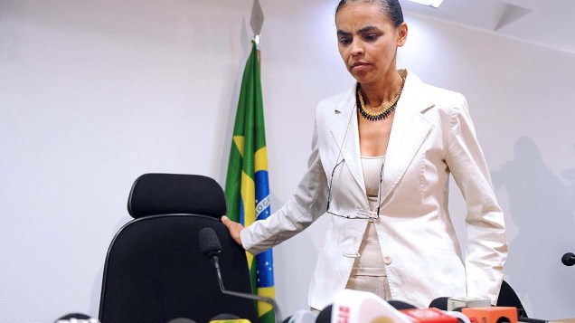 Marina Silva durante coletiva de imprensa em que anunciou sua saída do PT em 2009